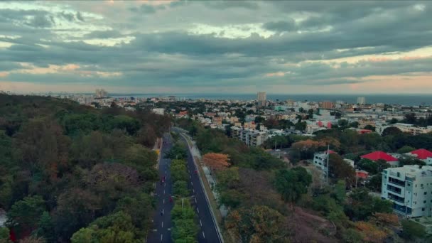 Pedestrian Cycle Path Mirador Sur Park Cityscape Background Cloudy Sunset — Vídeo de stock