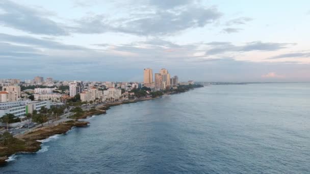 Malecons Kust Vid Skymningen Santo Domingo Dominikanska Republiken Flyg Framåt — Stockvideo