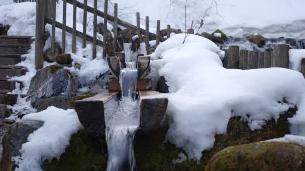 Fast Flowing Meltwater Kyogoku Falls Cascading Long Wooden Beams Cold — Vídeo de stock