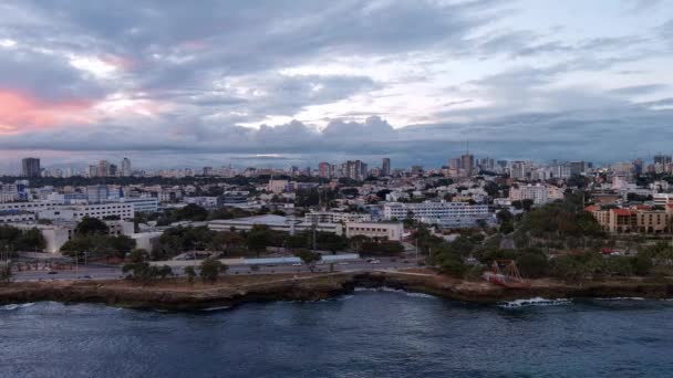 Magische Zonsondergang Wolkenlandschap Boven Kust Van Malecon Santo Domingo Dominicaanse — Stockvideo