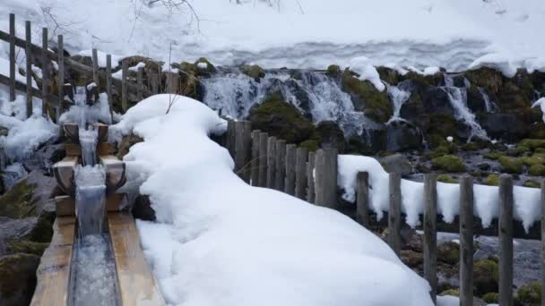 Fast Flowing Water Wooden Beams Kyogoku Waterfalls Background Beautiful White — Vídeo de stock