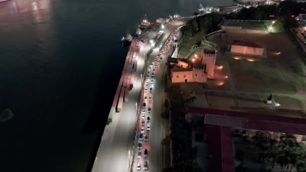 Trafikbil Natten Nära Ozama Fästning Zona Colonial Santo Domingo Flygbakslag — Stockvideo