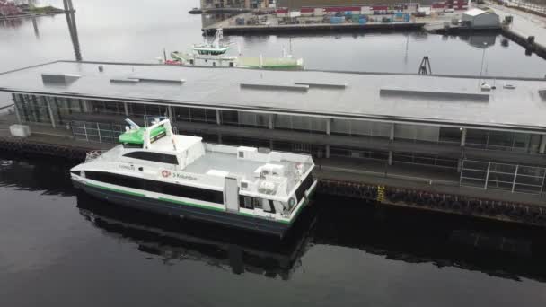 High Speed Passenger Express Boat Named Fjordlys Norled Company Alongside — ストック動画