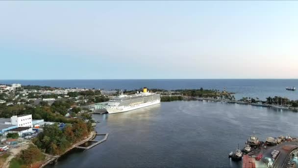 Costa Deliziosa Cruise Ship Sans Souci Port Santo Domingo Aerial — стоковое видео