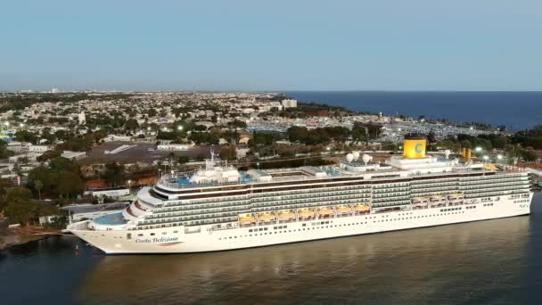 Costa Deliziosa Cruiseschip Haven Van Sans Souci Santo Domingo Luchtzijde — Stockvideo