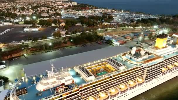 Costa Deliziosa Luxe Cruiseschip Afgemeerd Sans Souci Haven Bij Zonsondergang — Stockvideo