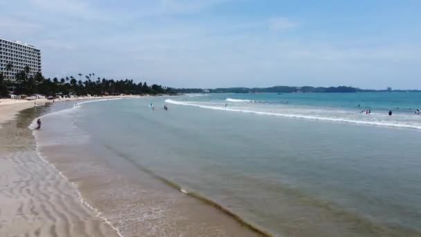 Areal Shot Stunning Heaven Touristic Island People Playing Handball Calm — Vídeo de Stock