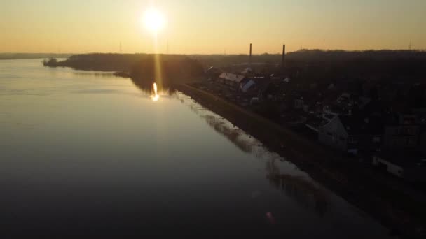 Silhouette Two Factory Chimney Small Town River Scheldt Golden Sunset — ストック動画