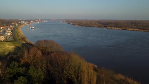 Grote Rivier Schelde Kleine Kustplaats Luchtfoto Vliegzicht — Stockvideo