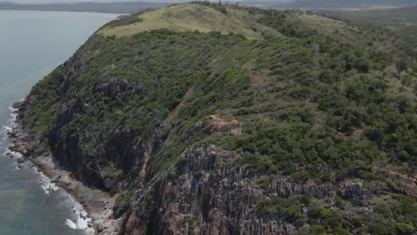 Turtle Lookout Walking Tracks Seascape Views Sunny Day Rosslyn Qld — Stock video