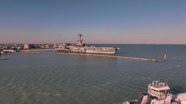 位于得克萨斯州克利斯珀斯的美国莱辛顿Cv 16号轮船的航拍照片 — 图库视频影像