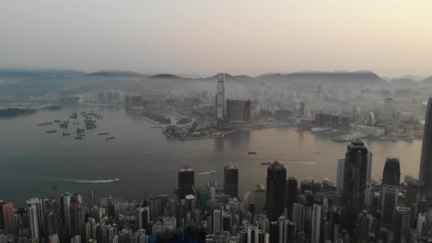 Pan Shot Για Victoria Harbour Στο Χονγκ Κονγκ — Αρχείο Βίντεο