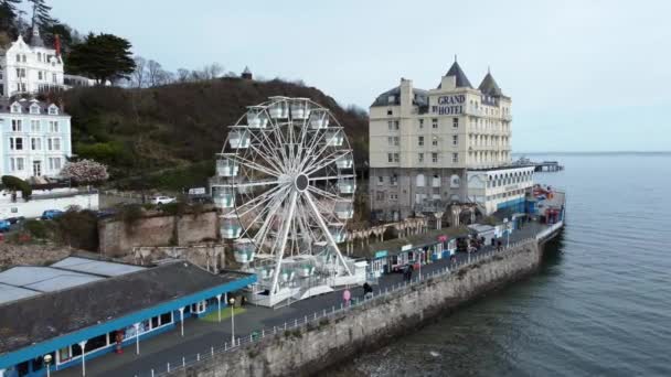 Llandudno Pier Victorian Promenade Ferris Wheel Attraction Grand Hotel Resort — Video Stock