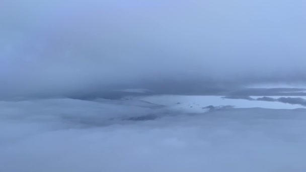 Bir Kokpitten Gelen Kar Bulutlarının Üzerinden Uçarak — Stok video