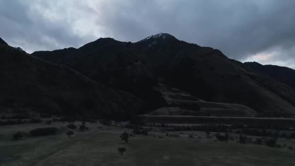 Aerial Drone Shot Small Mountain Different Layers Dead Brown Grass — Stock videók