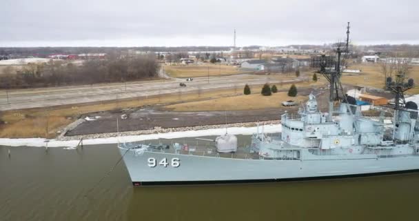 Uss Edson Navy Destroyer Déclassé Bay City Michigan Avec Tir — Video