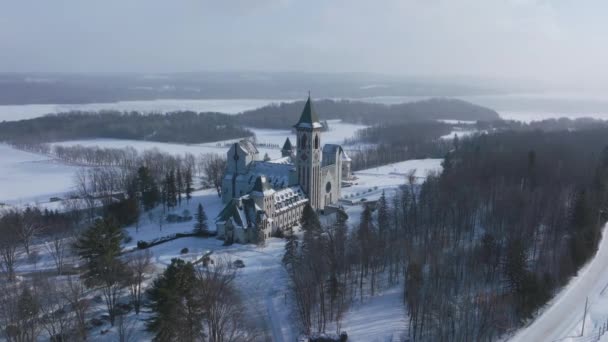 Dramatic View Benedict Abbey Quiet Scenery Benoit Lac Winter Aerial — Video