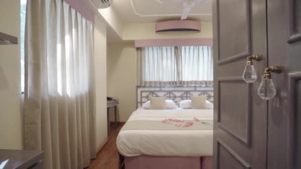 Slow Track French Themed Hotel Room — Video Stock