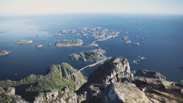 Thousand Island Connecting Bridge Norway Coast View Top Mountain Handheld — Vídeo de Stock