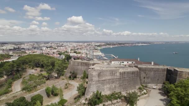 Benteng Setubal Dan Garis Pantai Portugal Naikkan Udara — Stok Video