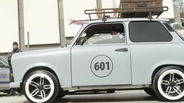 Convoy Eastern European Trabant Retro Classic Cars Drive City Streets — ストック動画