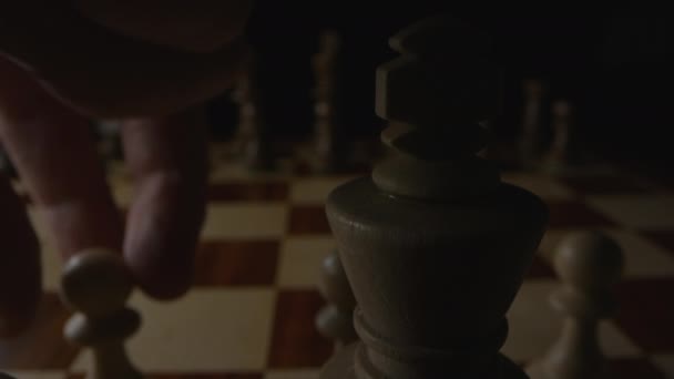 Chess Players Fingertips Move Queens Pawn Forward Two Spaces Board — Vídeo de Stock