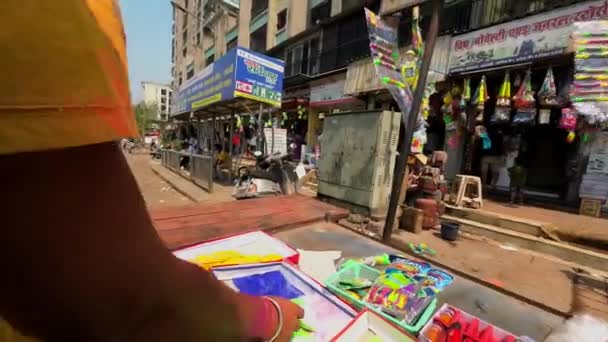 Buying Colour Holi India Mumbai Street Shop Festival — ストック動画