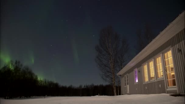 Time Lapse Aurora Borealis Από Κατοικημένη Αυλή — Αρχείο Βίντεο