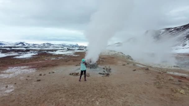 Woman Watching Geothermal Field Fumaroles Geysers Area Natural Steam Vents — стоковое видео