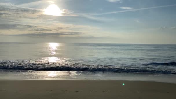 Slow Motion Beach Scene Waves Rolling Shore Sunrise Summer Morning — Stok video