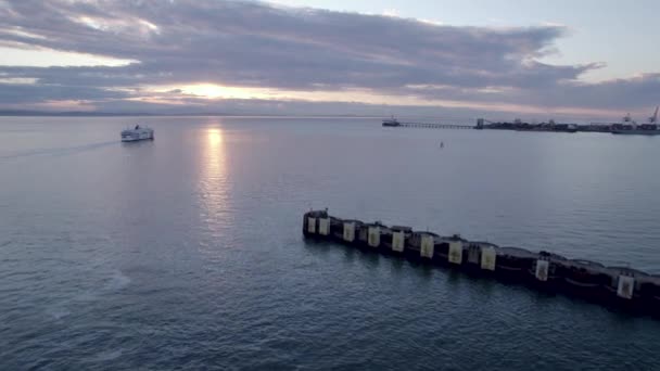 Aerial Forward Tsawwassen Vancouver Terminal Sunset Ferry Background British Columbia — стоковое видео