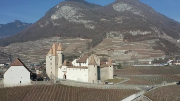 Wide Aerial Aigle Castle Beautiful Mountains Background — Stockvideo