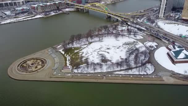 Drone Aerial View Three Rivers Pittsburgh Point State Park Winter — Stock Video