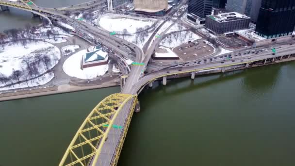Tilt Drone Shot Aerial View Pittsburgh Skyline Downtown Winter Evening — Wideo stockowe