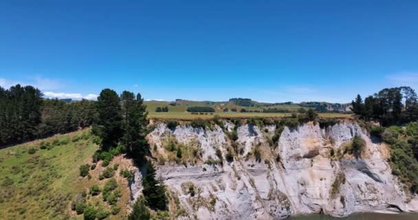 空中は巨大な川のテラス 砂岩の崖 Rangitkei Nzを明らかにします — ストック動画