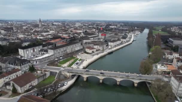 Vehicles Passing Charente River Pont Neuf Aerial Dolly Out Shot — Vídeo de Stock