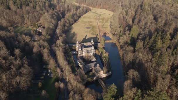 在冬季的黄金时刻 一座坐落在莱茵兰帕拉廷山上的系泊城堡 高角度航空轨道 — 图库视频影像