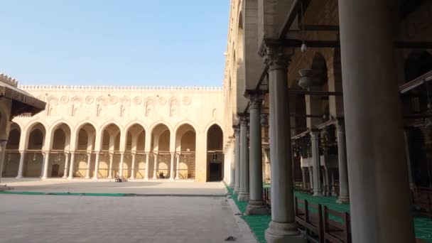 Sanctuary Central Fountain Courtyard Sultan Ayyad Mosque Cairo Egypt Panning — стоковое видео