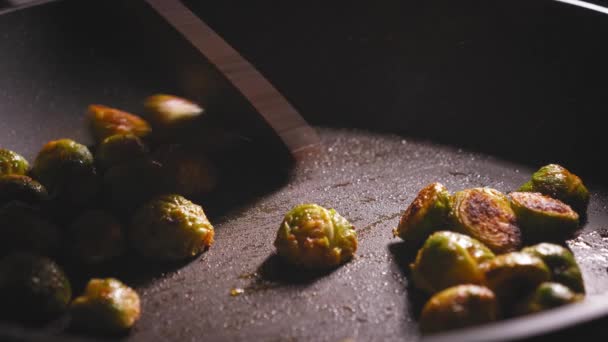 Close Shot Marinated Brussels Sprouts Roasting Hot Frying Pan Chef — Stock videók