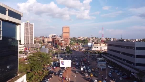 Tracking Post Office Roundabout Yaound Cameroon — Vídeo de stock