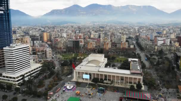 Distant Aerial View Tirana Opera House Albania Mountains Background — Vídeo de Stock