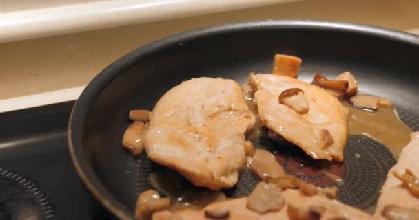 Freír Pollo Una Sartén Cocinar Sartén Cocinar Comida Japonesa Pollo — Vídeos de Stock