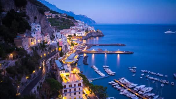 Amalfi Город Timelapse Ночью Пристани Яхт Юго Западном Побережье Италии — стоковое видео