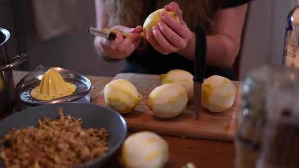 Hands Young Woman Cut Zest Lemons Produce Home Made Ingwerer — Stockvideo