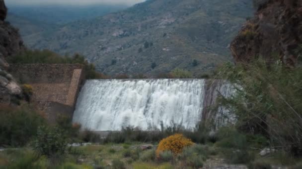 Ampia Ripresa Della Diga Vicino Orgiva Sierra Nevada Spagna — Video Stock