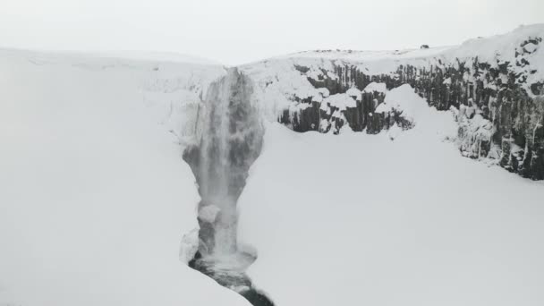 Magnificent Winter Scenery Svodufoss Waterfall Iceland Aerial Shot — Vídeos de Stock