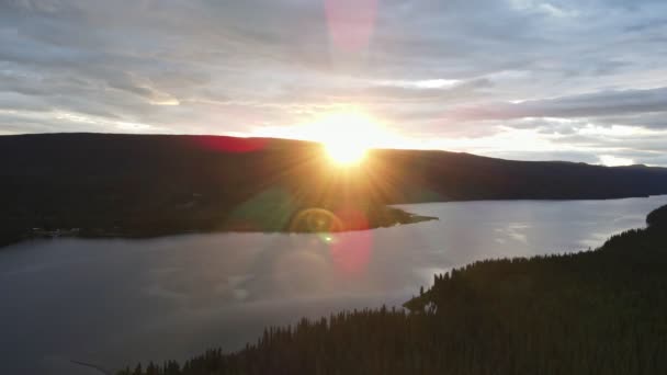 Intense Dramatic Sunset Vast Panoramic Dease Lake British Columbia Canada — Vídeos de Stock