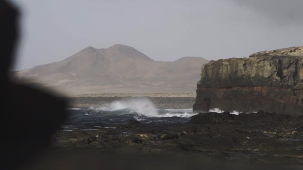 Slow Motion Ocean Waves Crash Rock Cliff Fuerteventura Canary Island — Stockvideo