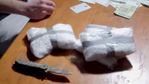 Packs Powdered Cocaine Table Opened Knife Drug Dealer Close — Stockvideo