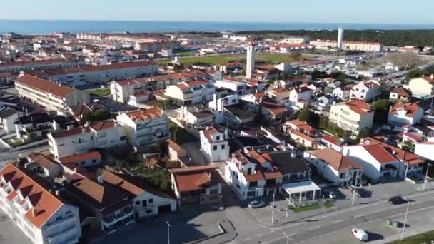 托雷拉是葡萄牙的一个小城市 从港口飞往城市 俯瞰全城的塔楼 — 图库视频影像